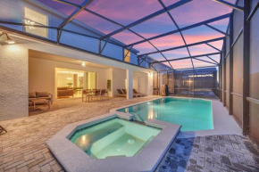 Luxurious Getaway Near Disney with Private Pool